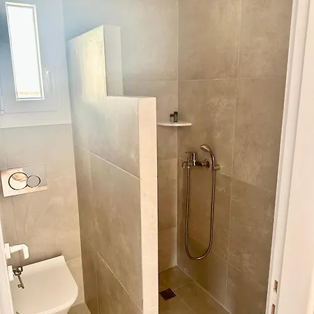 Kirki On The Hill Apartamento Krotiri